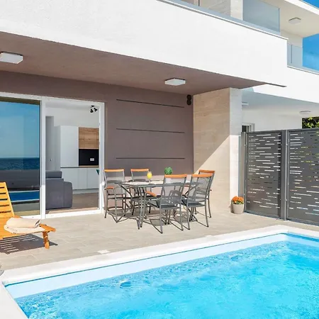 Apartment Eni *