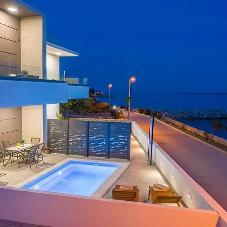 Apartment Eni *