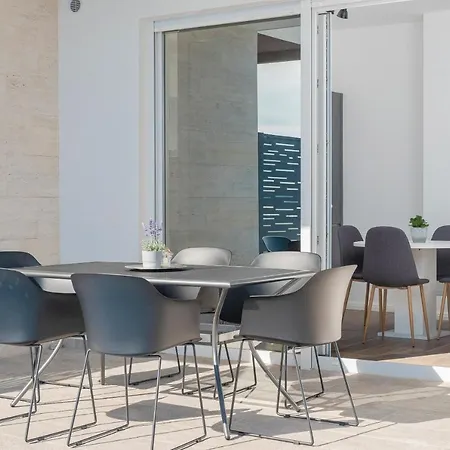 Apartment Eni *