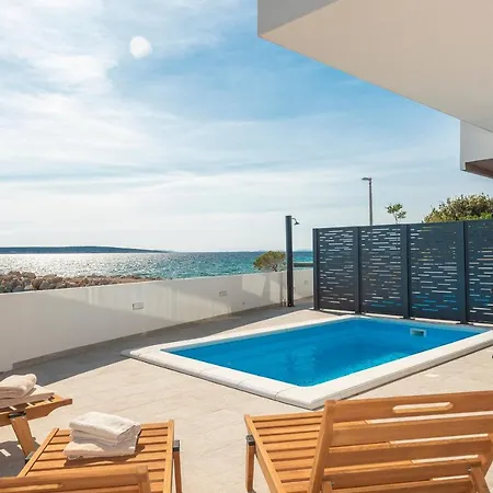 Apartment Eni *