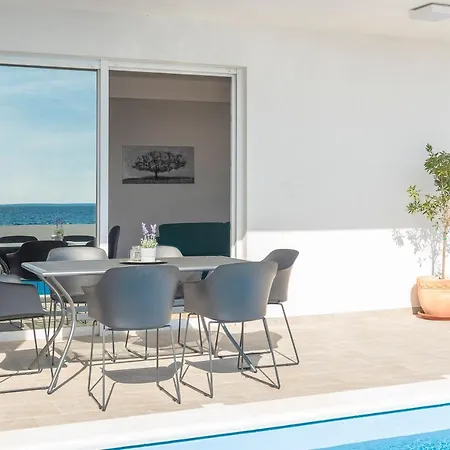 Eni Apartment *