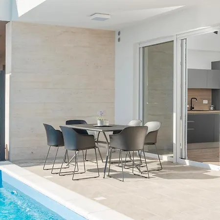 Apartment Eni